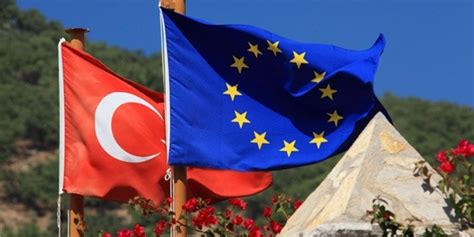 F­T­:­ ­A­v­r­u­p­a­ ­K­ö­t­ü­ ­B­i­r­ ­Z­a­m­a­n­d­a­ ­T­ü­r­k­i­y­e­­y­l­e­ ­B­ü­t­ü­n­l­e­ş­i­y­o­r­